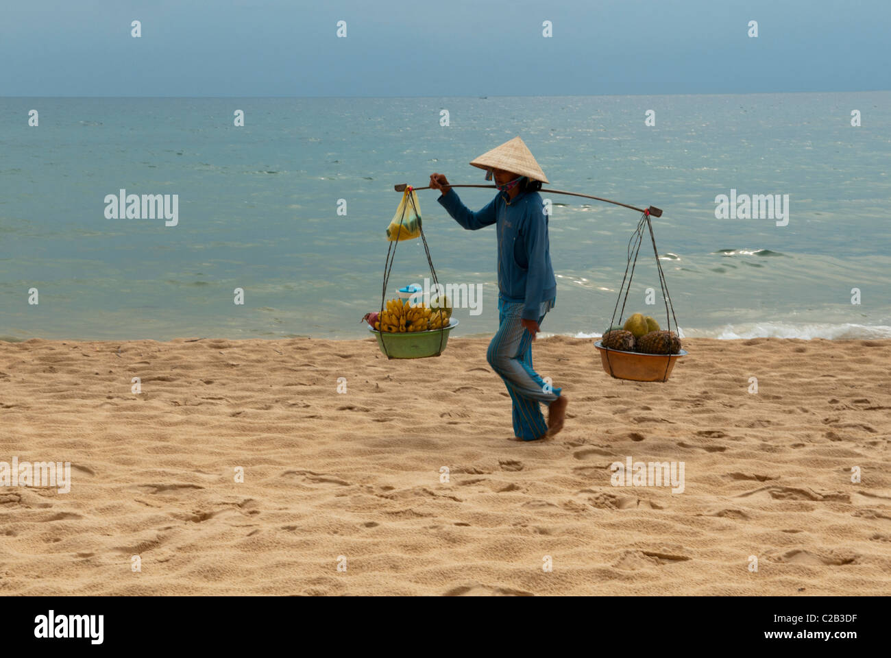 Obstverkäufer am Long Beach auf der Insel Phu Quoc in Vietnam Stockfoto