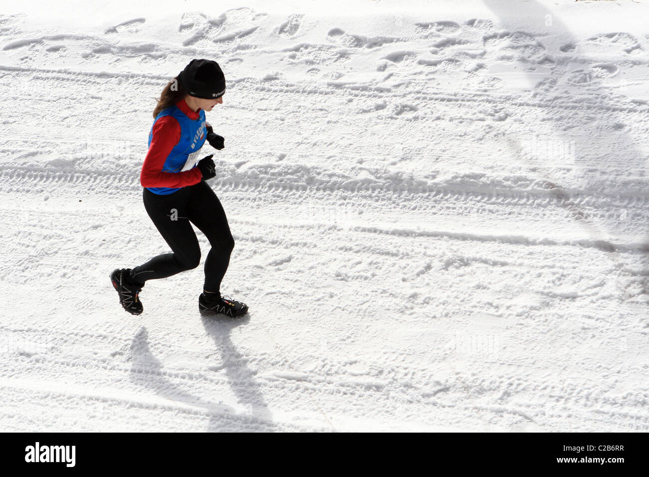 Winter-Trail-running-Wettbewerb. Szczyrk, Beskiden, Polen. Stockfoto