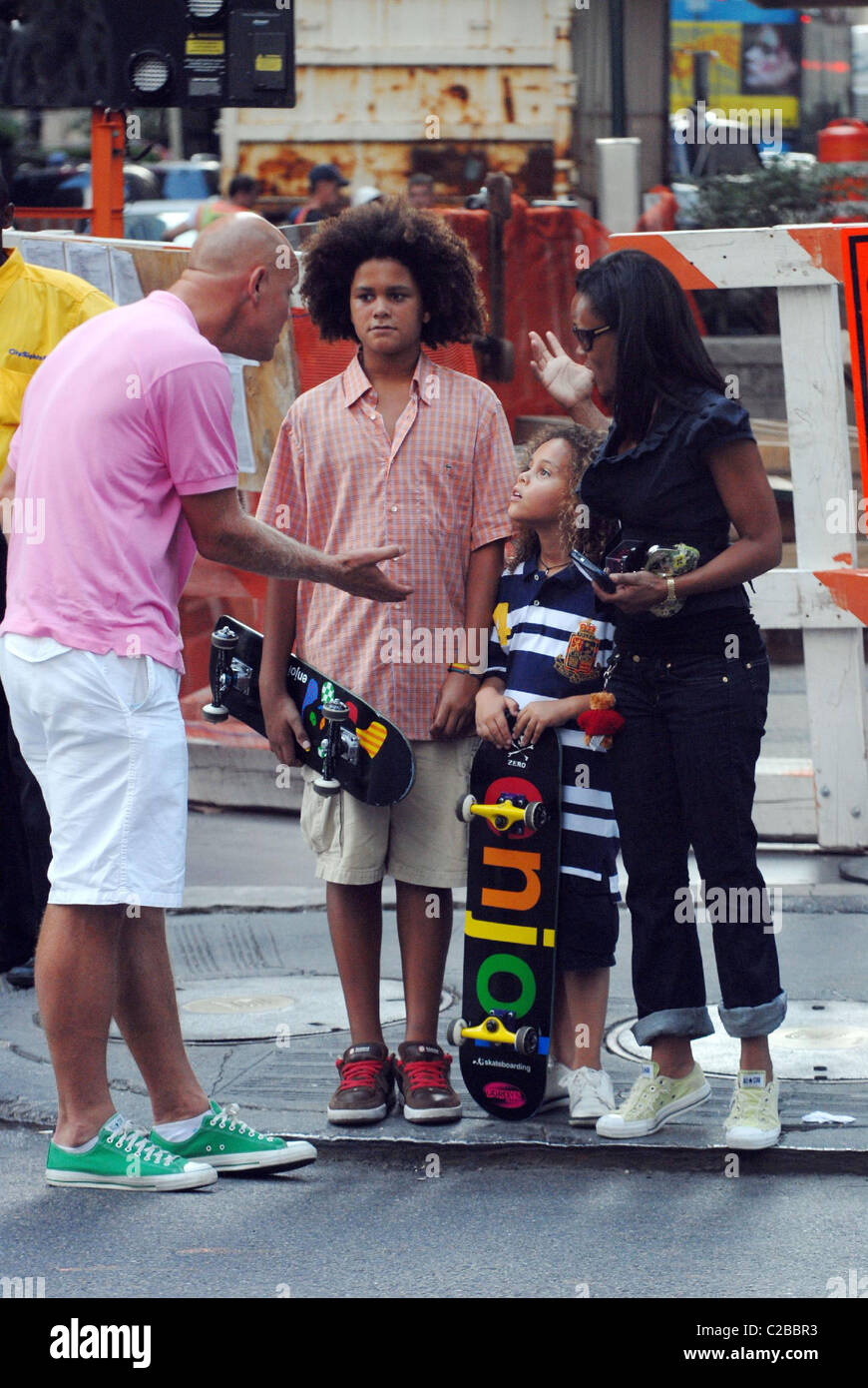 Robin Givens unterwegs mit ihrer Familie, einschließlich Söhne Michael und William New York City, USA - 26.08.07 Stockfoto