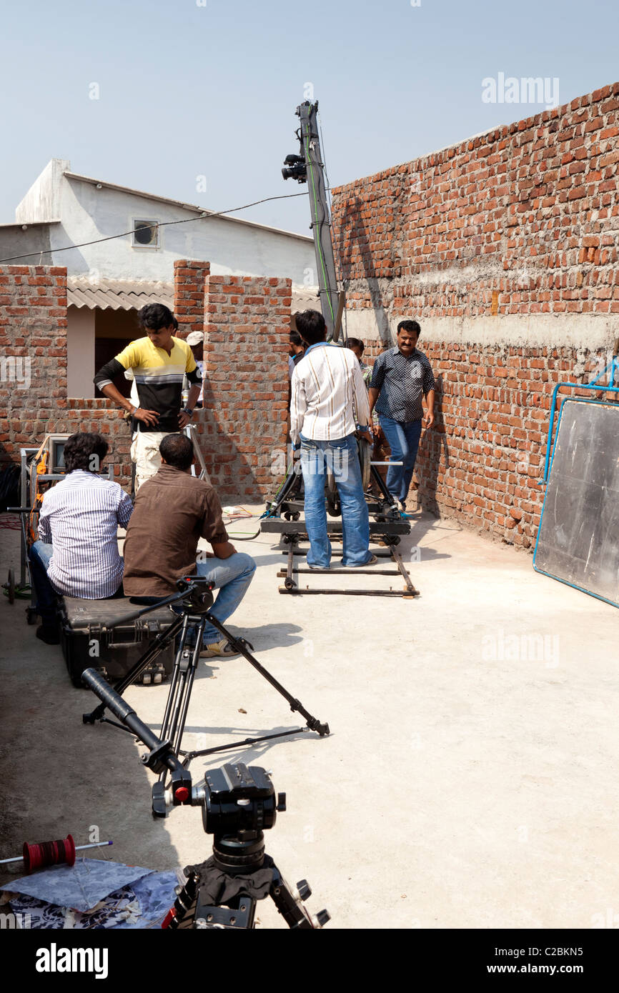 Jimmy Jib Kamerakran verwendet wird, auf eine Lage Dreharbeiten in Mumbai, Maharashtra, Indien Stockfoto