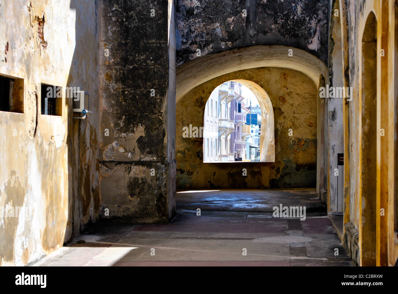 Blick auf San Juan durch Mauern des Forts Stockfoto