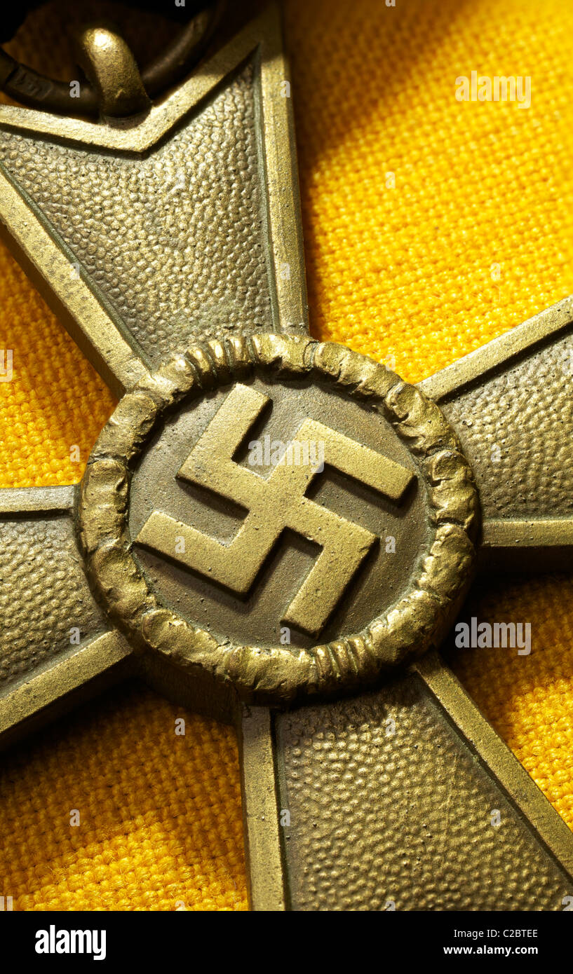 NS-Verdienstkreuz mit Hakenkreuz Stockfoto