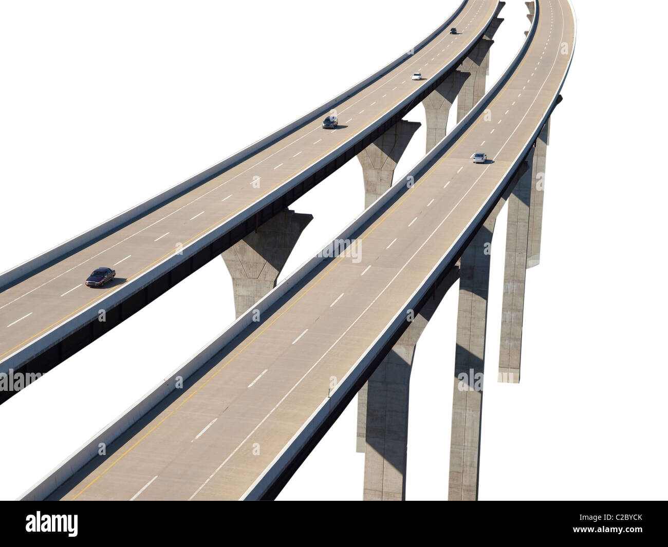 Moderne Autobahn Brücke Antenne Isolierung mit Autos. Stockfoto
