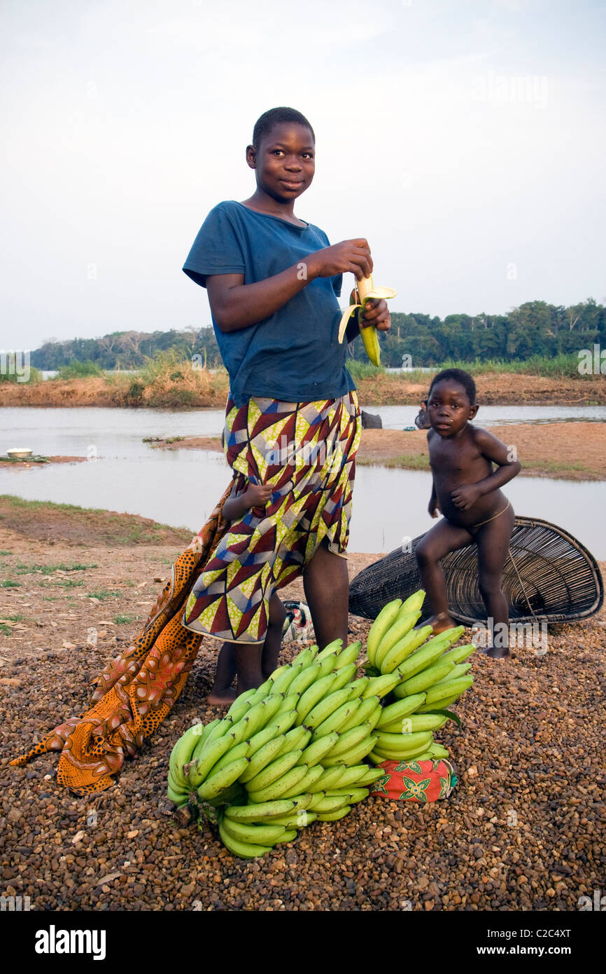 Pygmäen, Betou, Ubangi Fluß, Republik Kongo Stockfoto