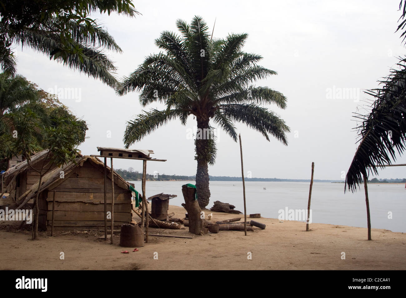 Ein Dorf in der Nähe von Betou, Ubangi Fluß, Republik Kongo Stockfoto