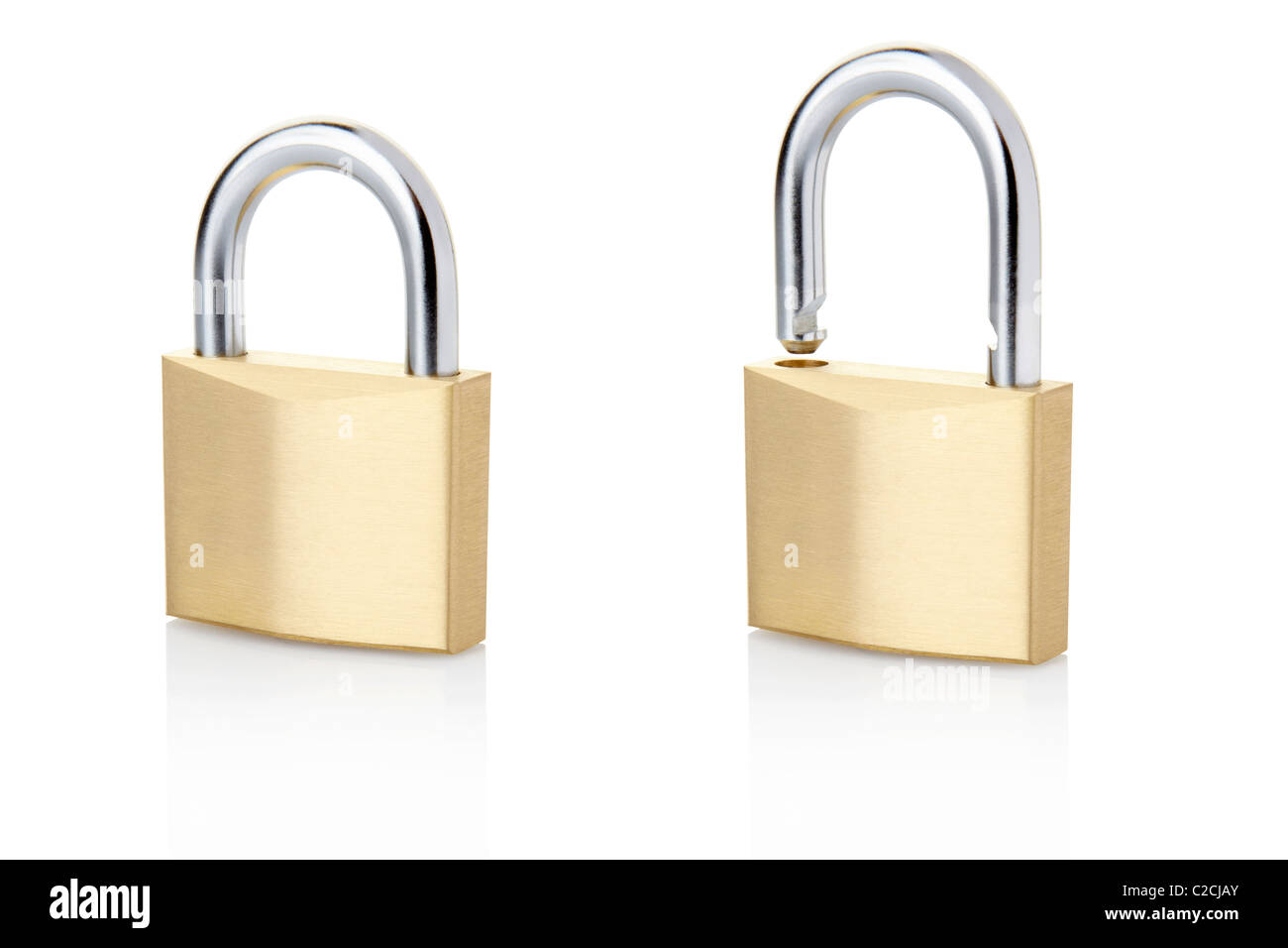 Vorhängeschloss öffnen, geschlossene isoliert auf weiss Stockfoto