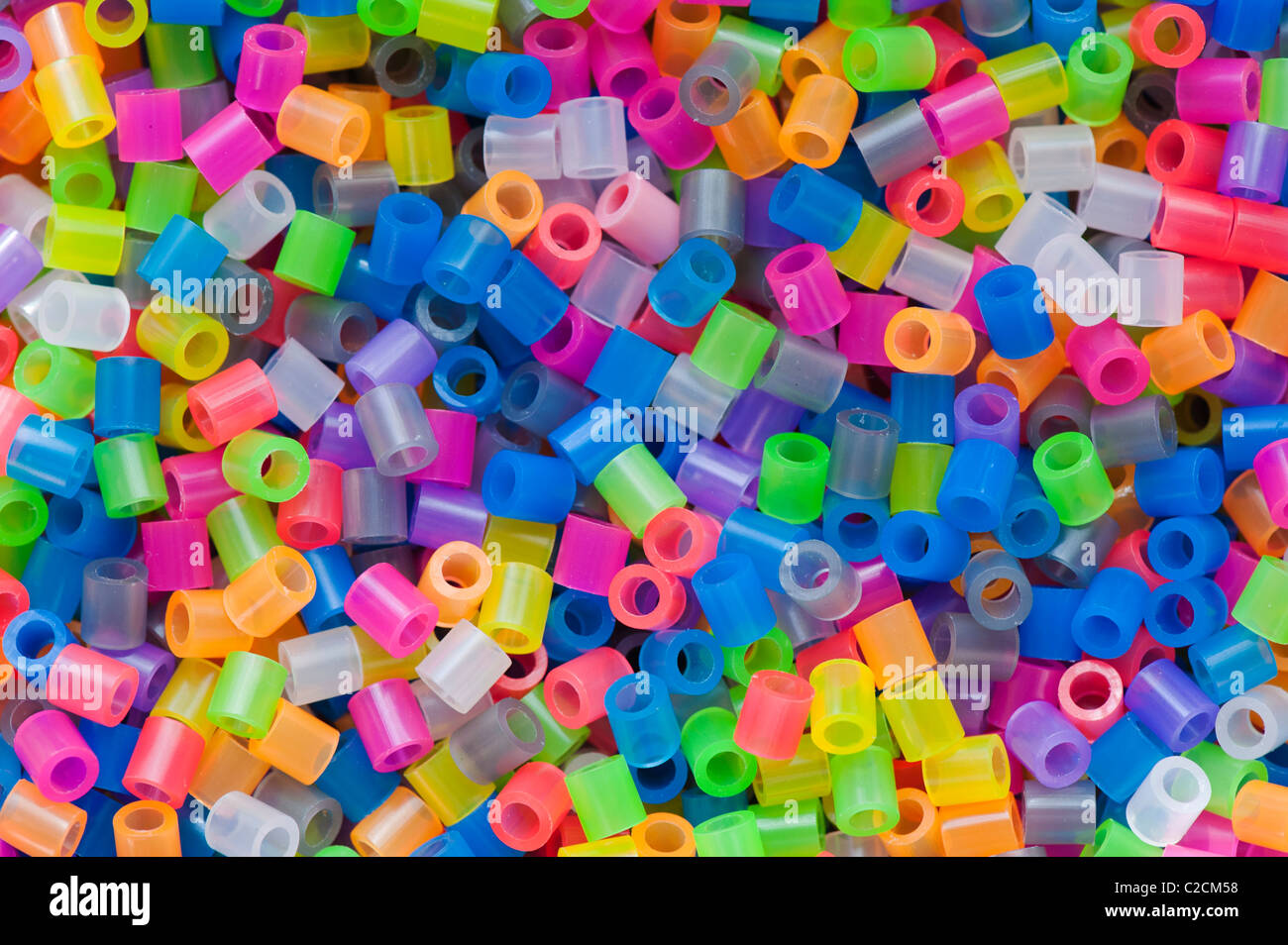 Mehrfarbige Replik Hama Plastikperlen Stockfoto