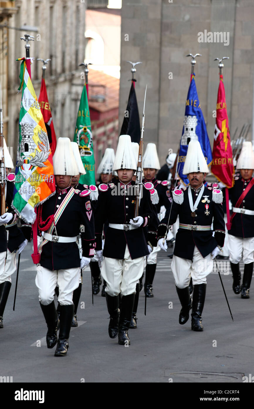 Zeremonielle wachen auf der Parade im Juli 16. Jahrestag feiern, Plaza Murillo, La Paz, Bolivien Stockfoto