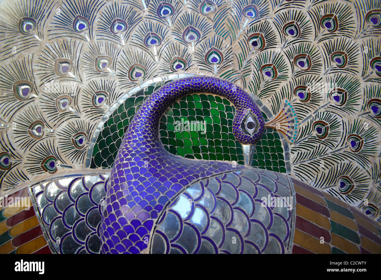 Pfau-Mosaik im City Palace Museum, Udaipur, Rajasthan, Indien Stockfoto