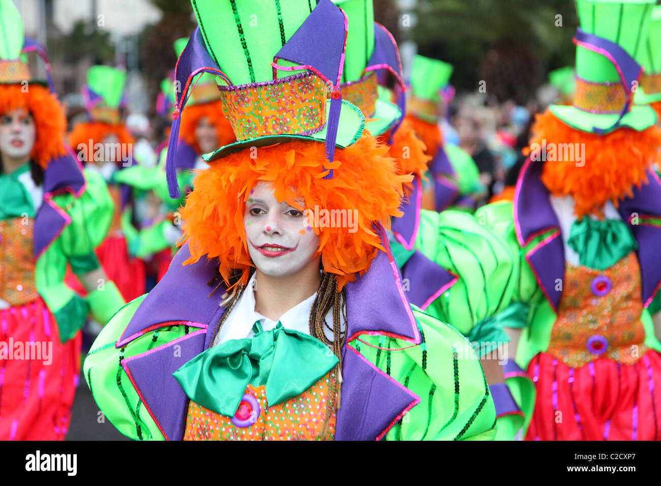 Santa Cruz De Tenerife Karneval 2011: Frau in ein Clownskostüm. Stockfoto