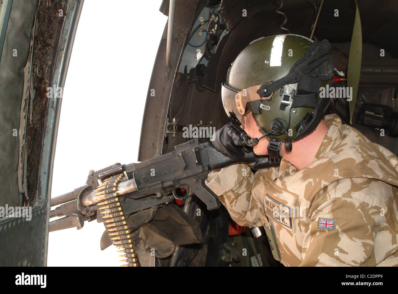 Royal Navy Hubschrauber Tür Kanonier im Irak. Stockfoto