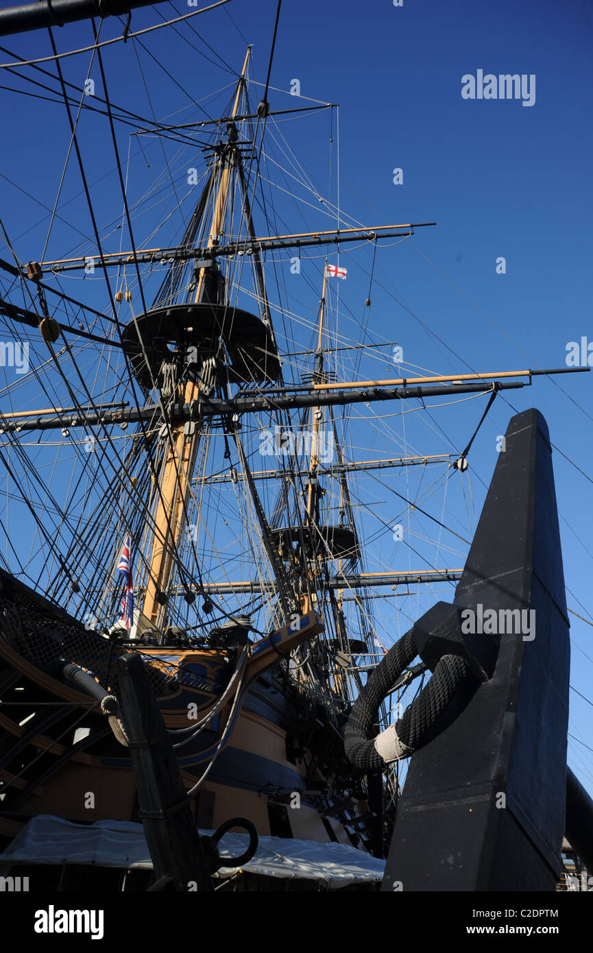 Detail der Bug und Anker der HMS Victory. Stockfoto