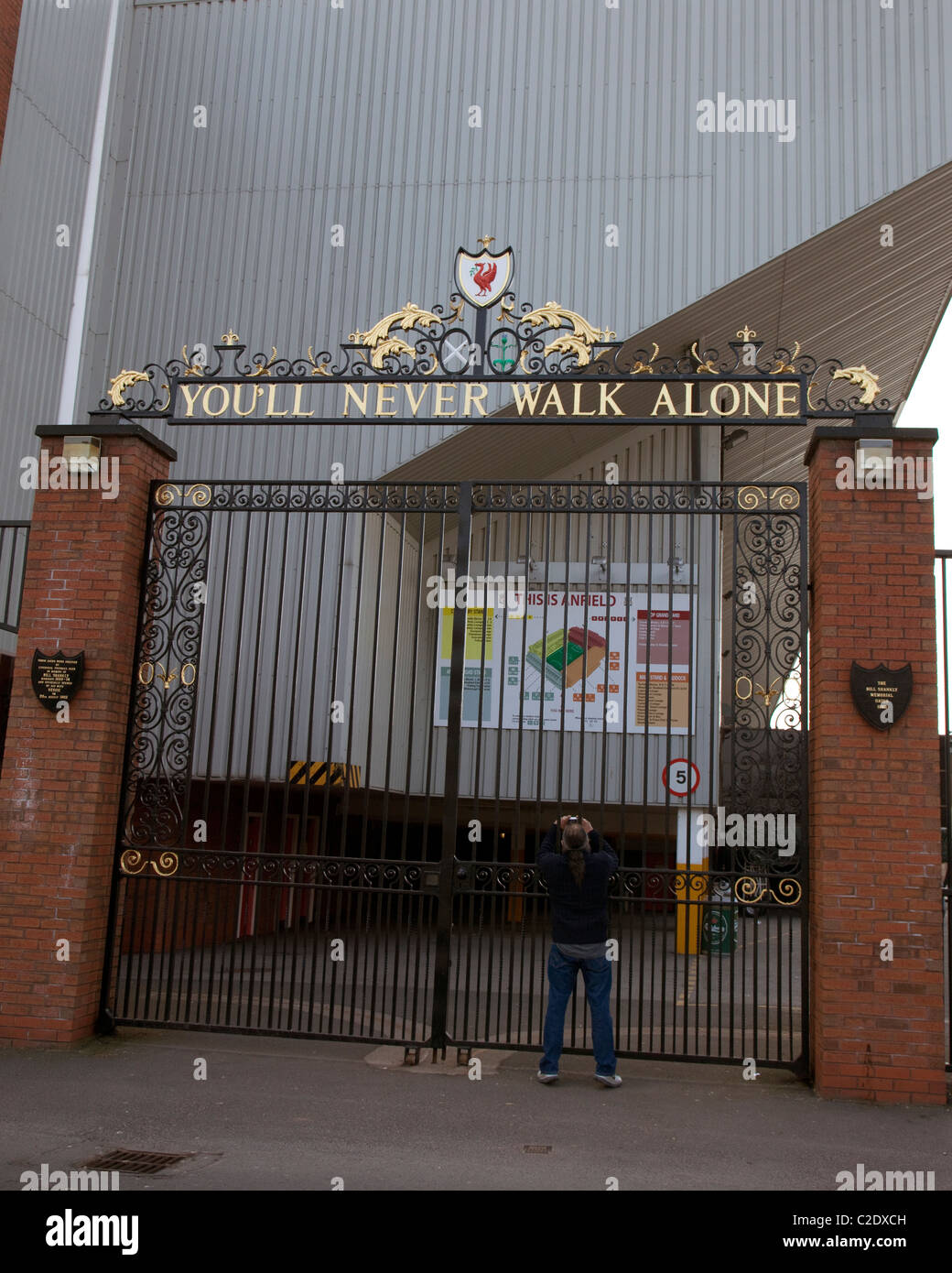 FC Liverpool Fußball-Stadion, England: Bill Shankly Gates Stockfoto