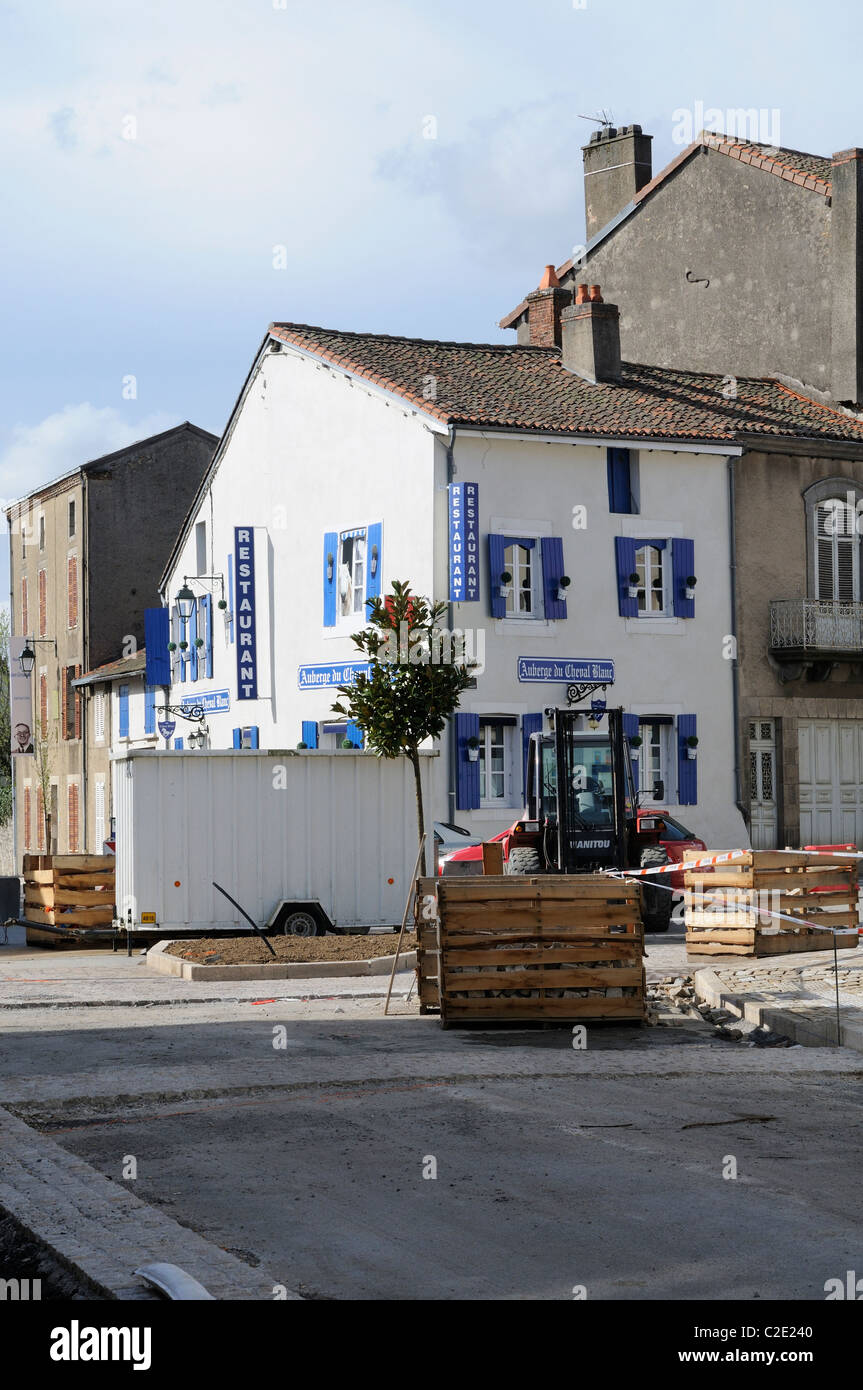 Fotoarchiv der Entwicklung arbeitet im Stadtzentrum von Bellac, Frankreich. Stockfoto