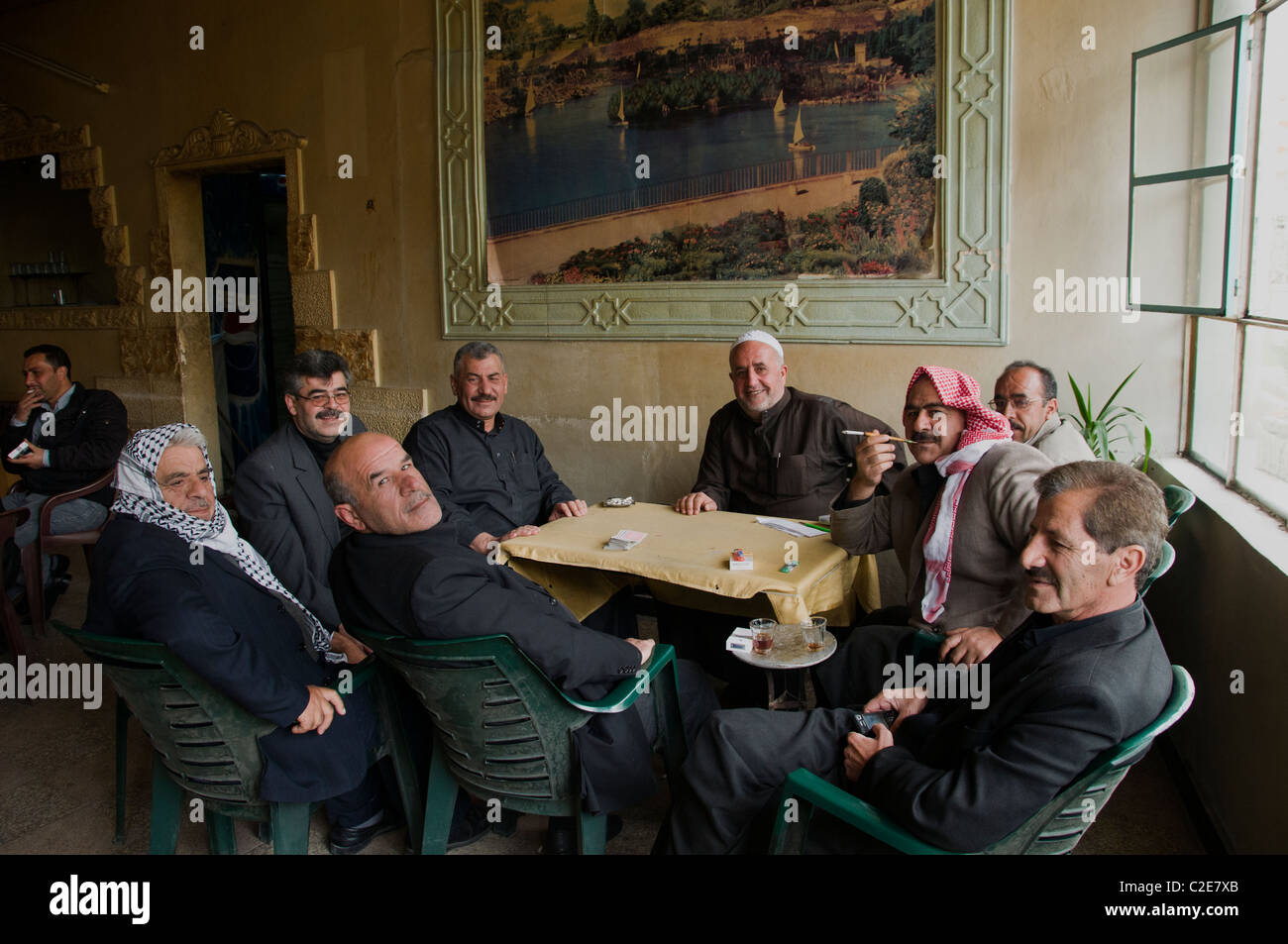 Damaskus Syrien Kaffee Tee Haus Karte Spiel alte Männer Stockfoto