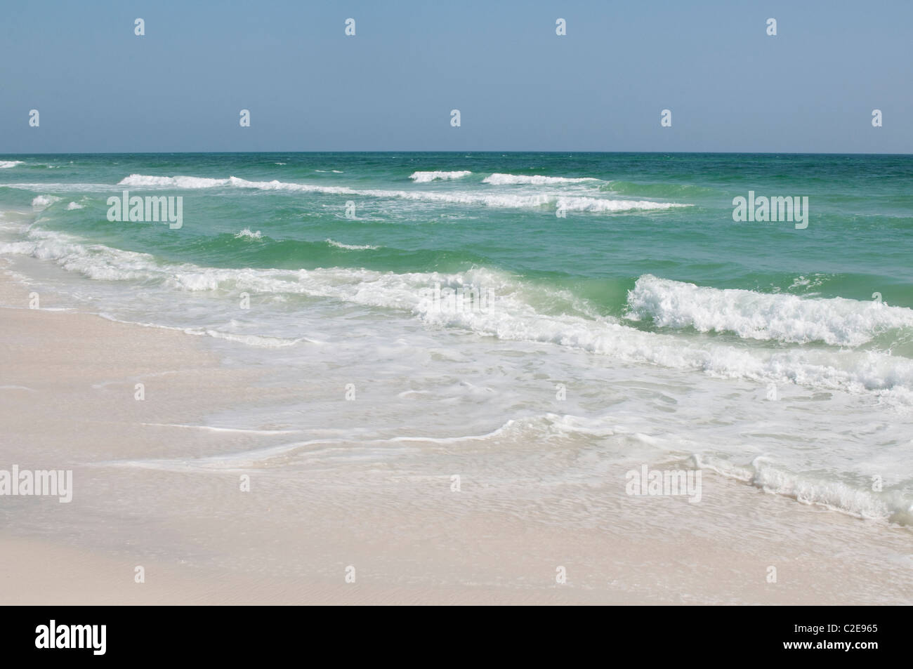 Der Golf von Mexiko bei Rosemary Beach, FL. Rosemary Beach gehört Walton County entlang der Florida Panhandle. Stockfoto
