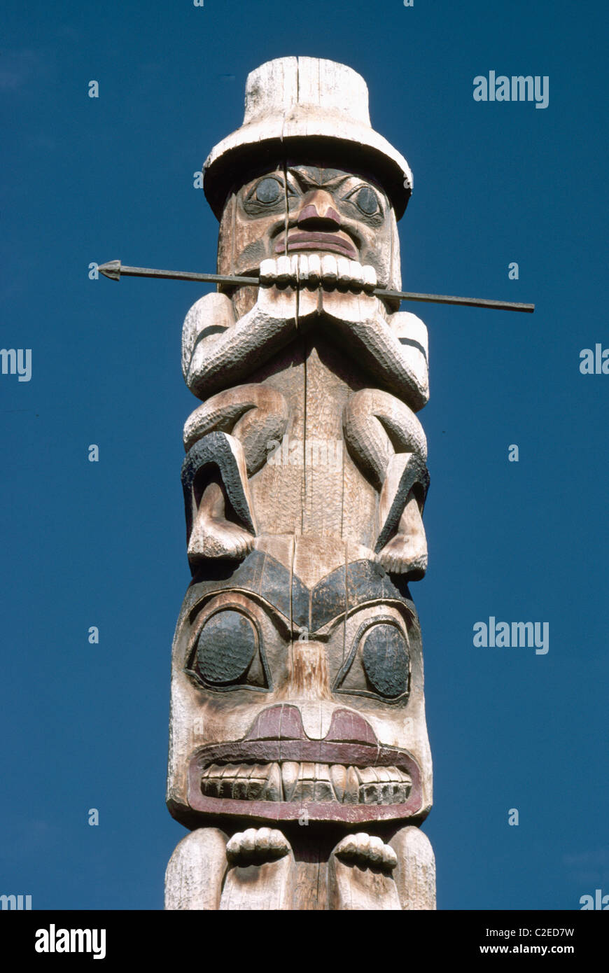(Männliche) Gitxsan Totempfahl bei Ksan historischen Dorf und Museum, Hazelton, Northern BC, Britisch-Kolumbien, Kanada Stockfoto