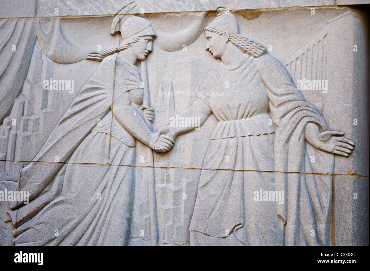 Skulptur Relief Eingang 45 Rockefeller Plaza Building, Rockefeller Center, Manhattan, New York City, USA, ekonstruiertes, RUHLMA Stockfoto
