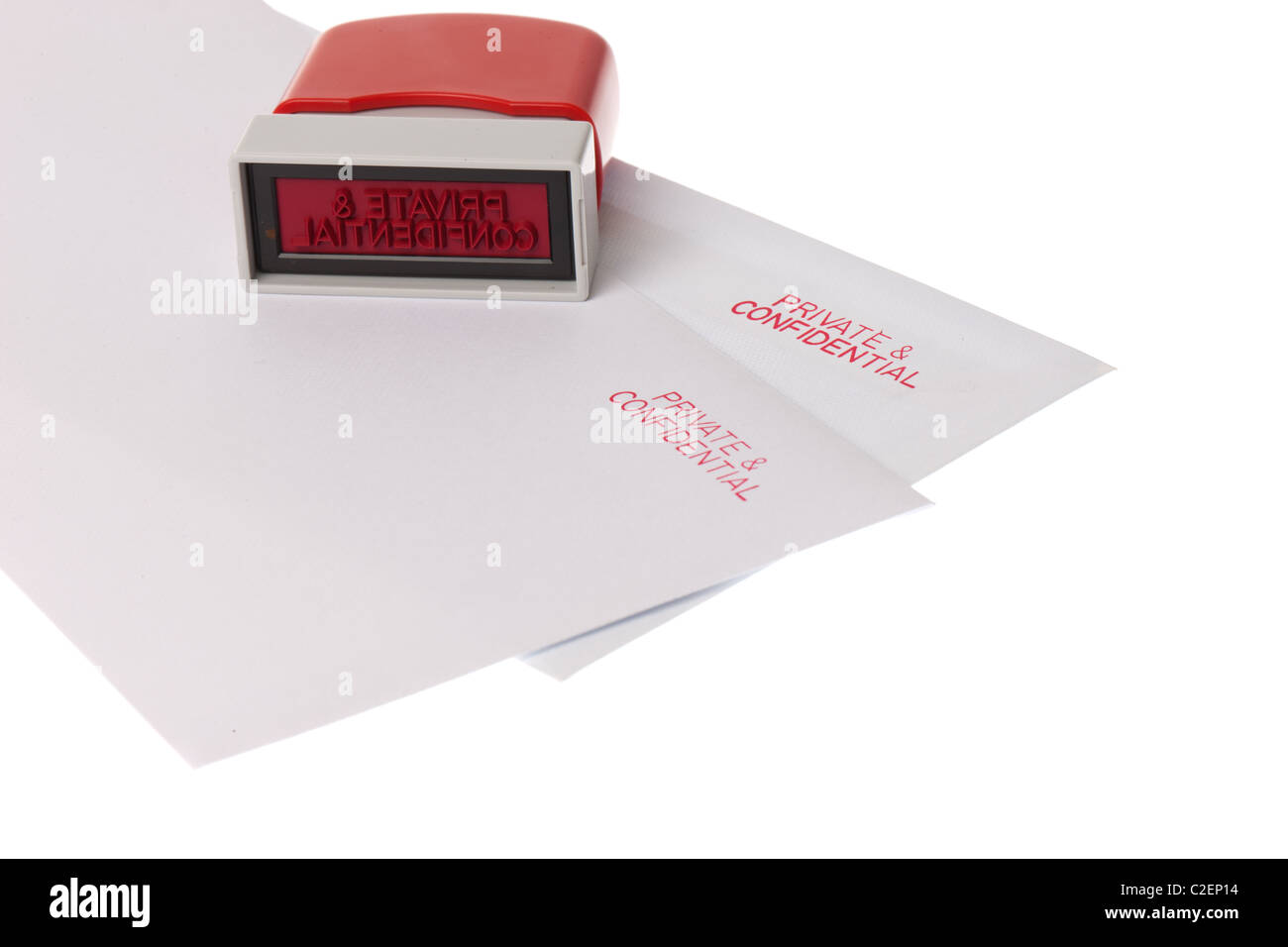 Zwei Umschläge markiert mit einem roten Stempel drauf vertraulich behandelt Stockfoto