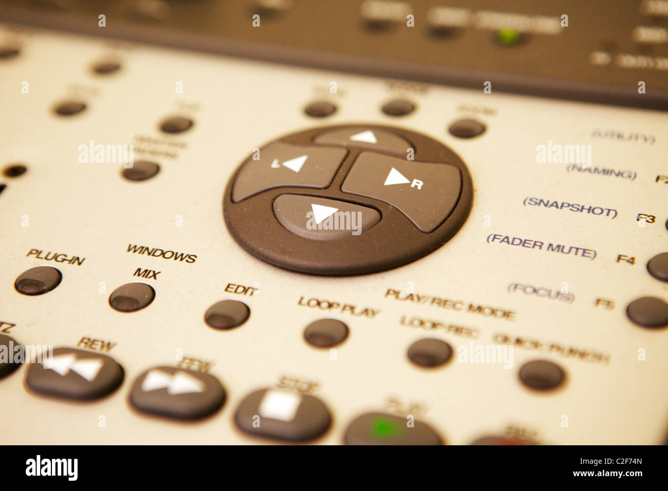 Bearbeiten von Equipment mit Rädern, Schieber und eine Tastatur. Stockfoto