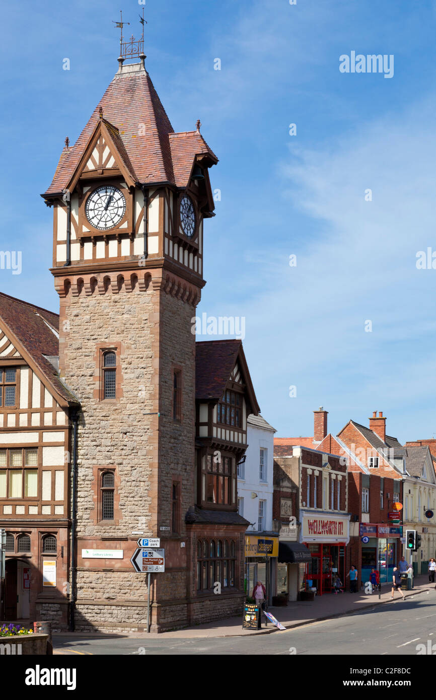 Das Barrett Browning Memorial Institute Clock Tower und Bibliotheksgebäude Ledbury Haupt Straße Herefordshire England UK Stockfoto