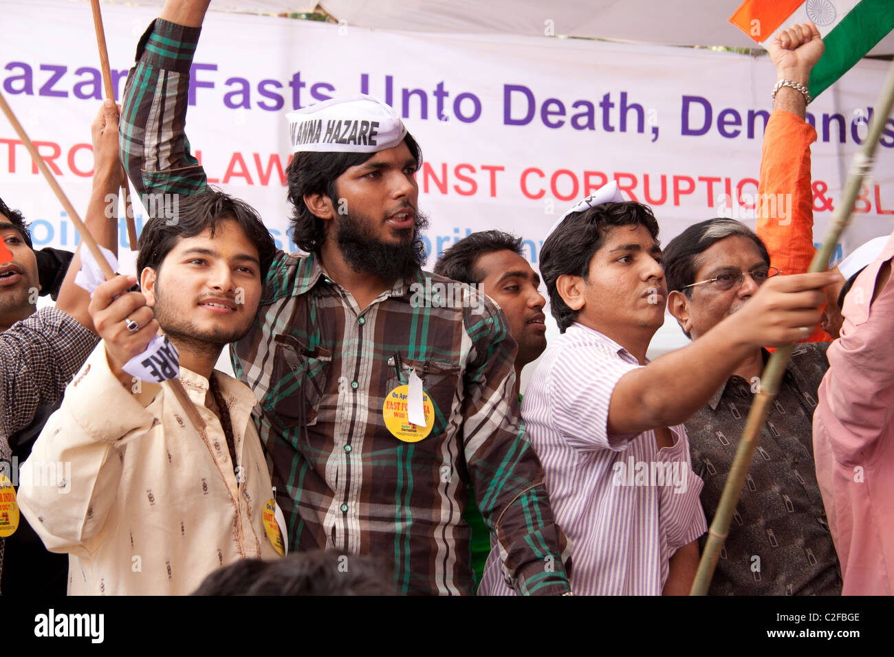 Anna Hazare Fans bei Azad Maidan in Mumbai (Bombay), Maharashtra, Indien. Stockfoto