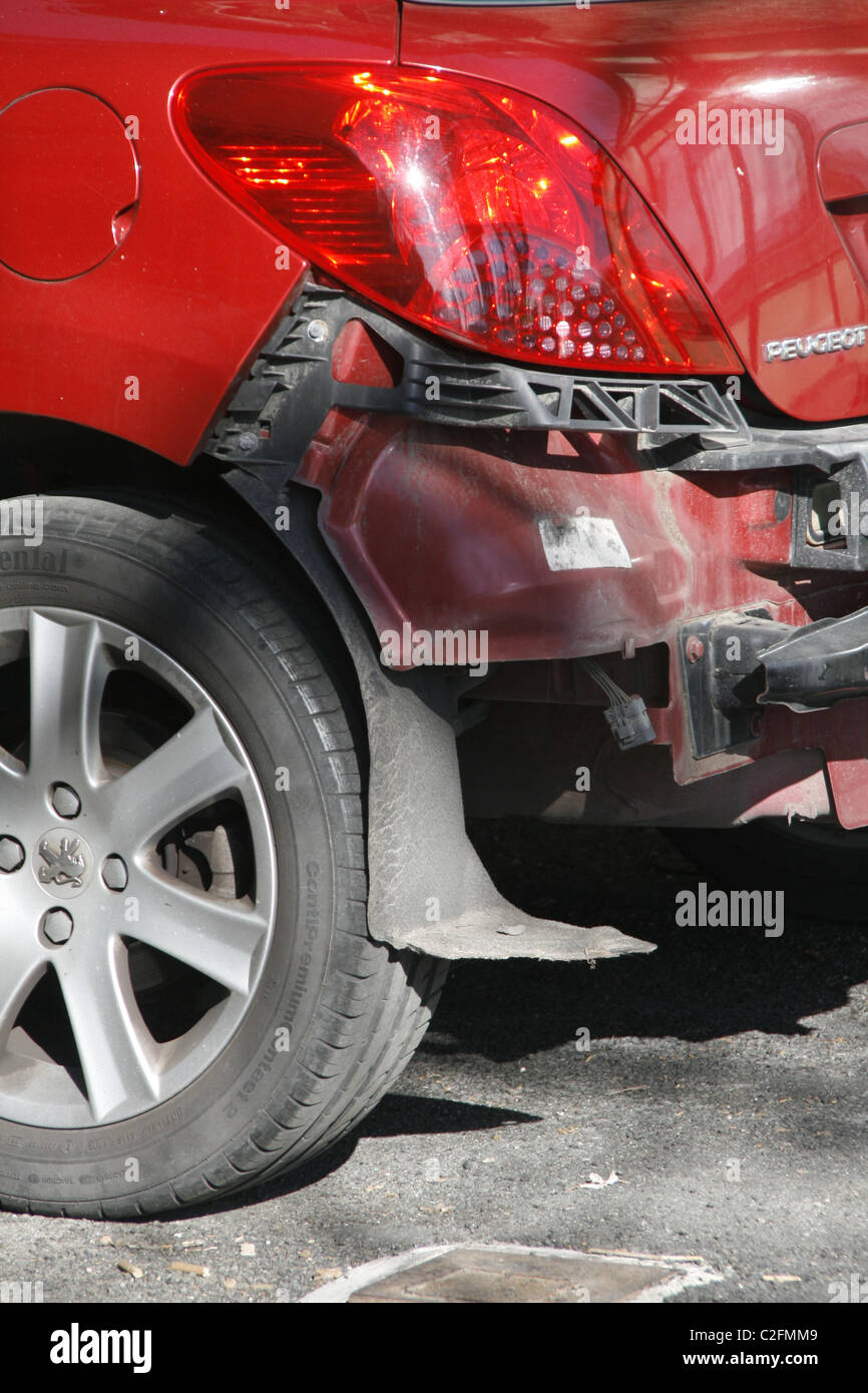 Detail Der Unfall Unfallwagen Zu Roten Peugeot Auto Stockfoto
