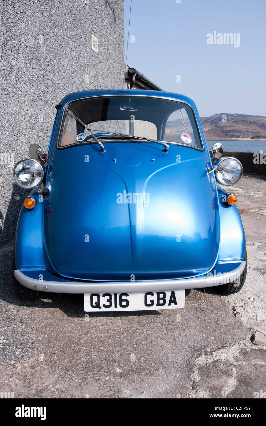 Metallic Blau dreirädrigen Kleinstwagen Stockfoto
