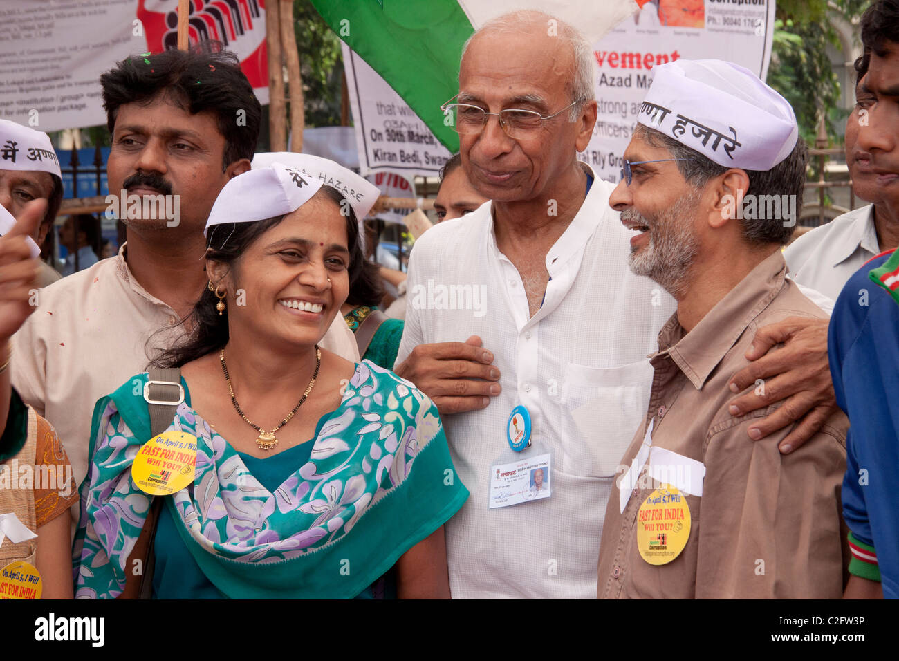 Anna Hazare Fans bei Azad Maidan in Mumbai (Bombay), Maharashtra, Indien. Stockfoto