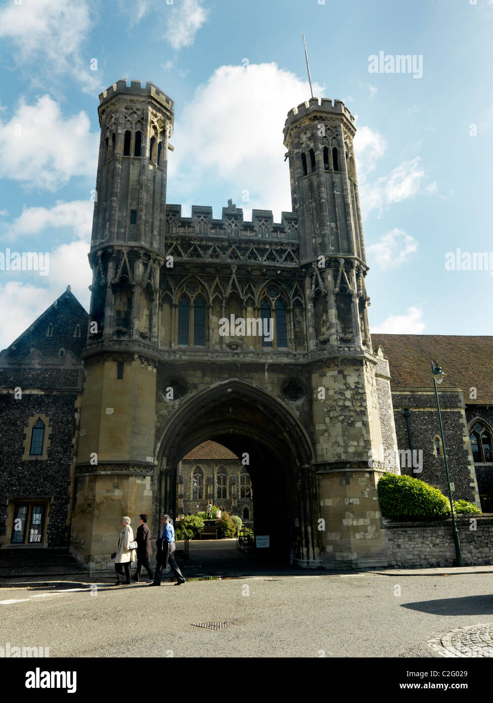 Canterbury Kent England-Tor, das zum Könige führt Schule formal Saint Augustine Abtei Stockfoto