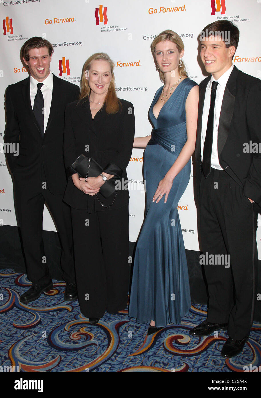 Matthew Reeve, Meryl Streep, Alexandra Reeve, wird der Christopher & Dana  Reeve Foundation "Ein magischer Abend" Gala im Reeve Stockfotografie - Alamy