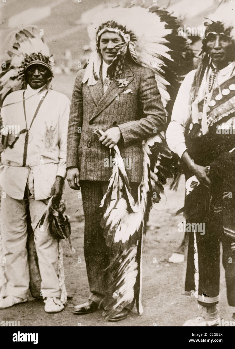 Gene Tunney mit Native Americans Stockfoto