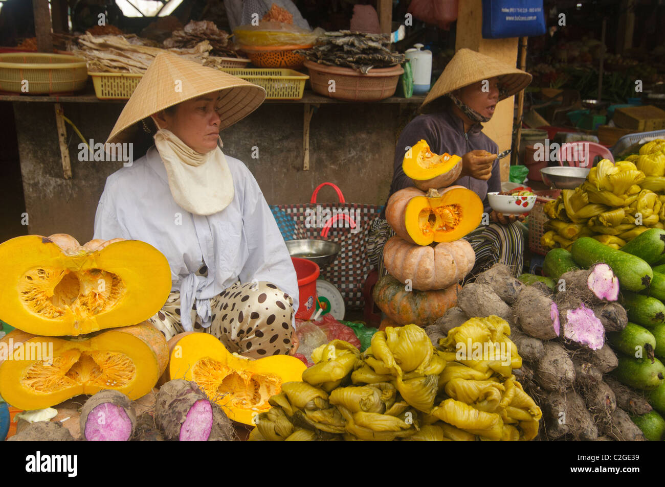 Gemüse-Anbieter auf dem Markt auf der Insel Phu Quoc in Vietnam Stockfoto
