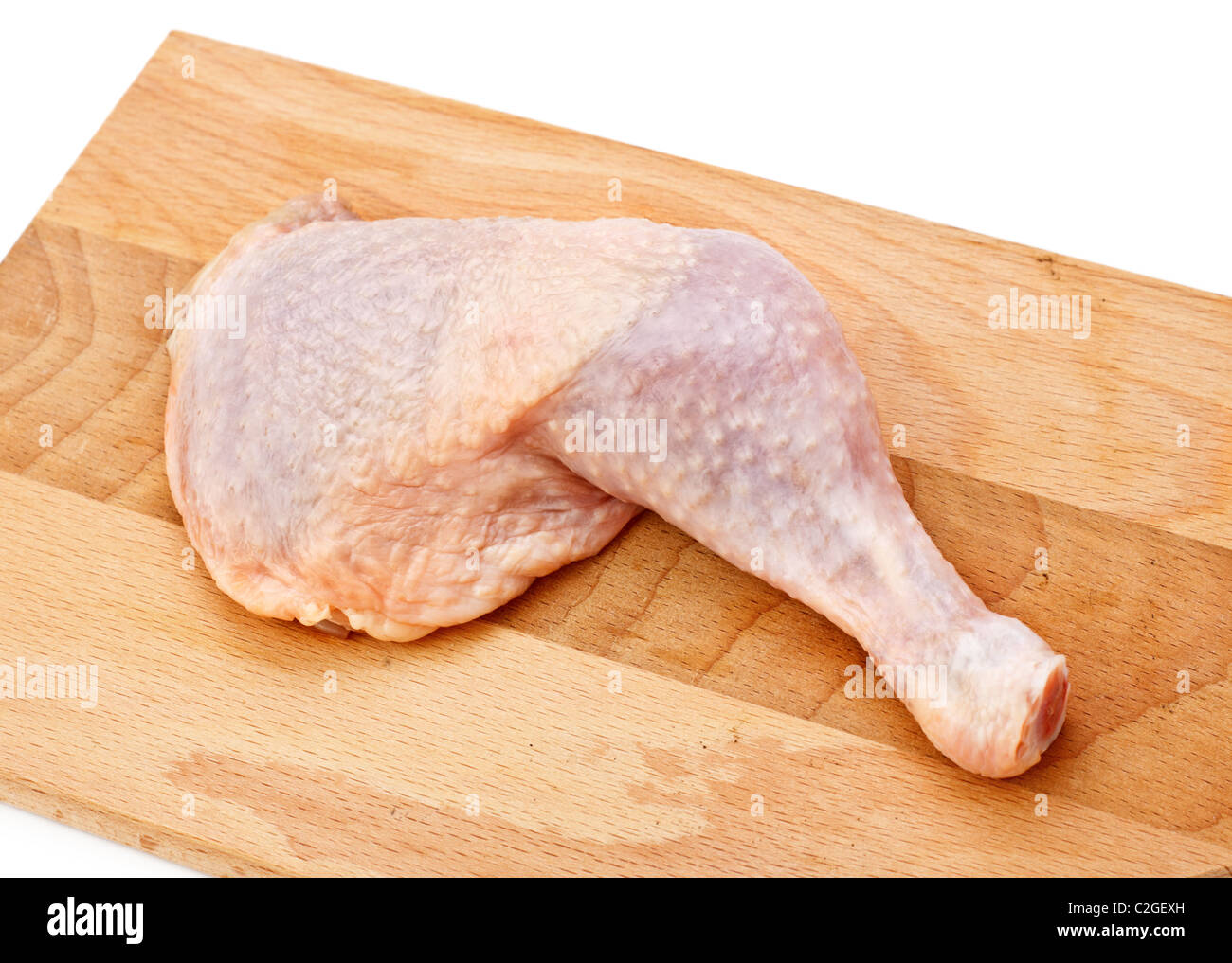 frische Hähnchenschenkel Verlegung auf Schneidebrett Stockfoto