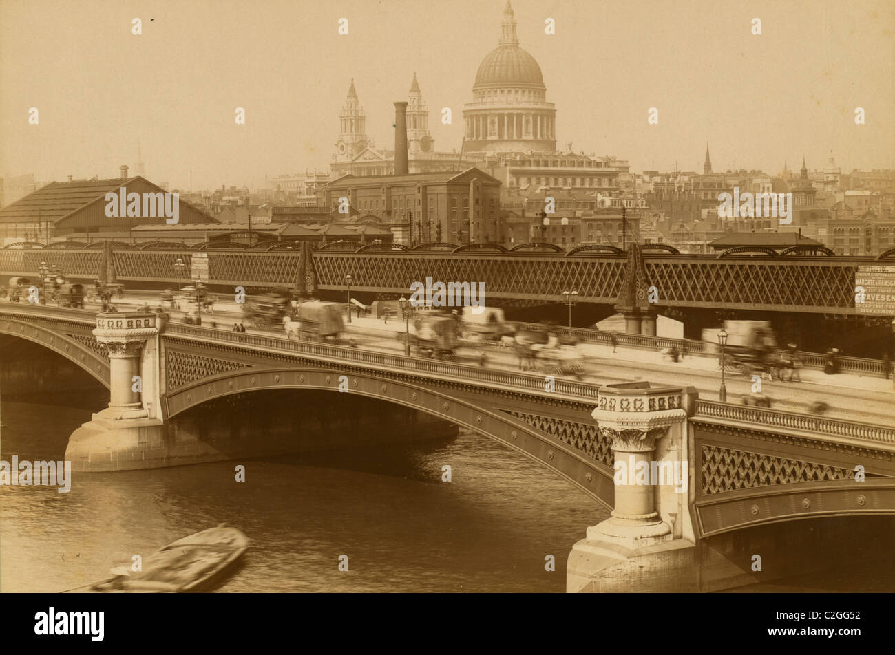 St. Pauls Cathedral & Blackfriars Bridge, London Stockfoto