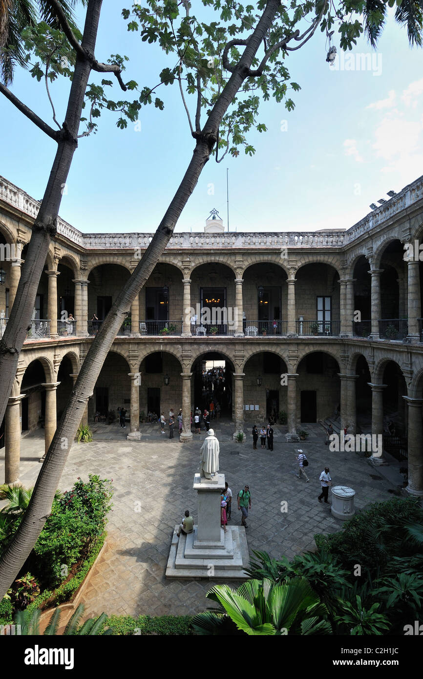 Havanna. Kuba. Innenhof des Museo de la Ciudad, im Palacio de Los Capitanes Generales, Habana Vieja/Altstadt Havannas. Stockfoto