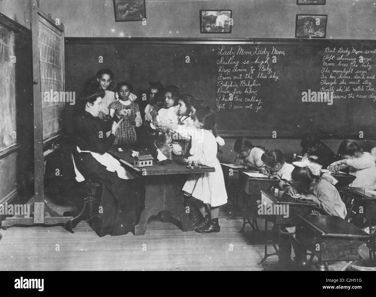 Dampfer Glas in Hancock School, Boston. Kinder von Einwanderern. Stockfoto