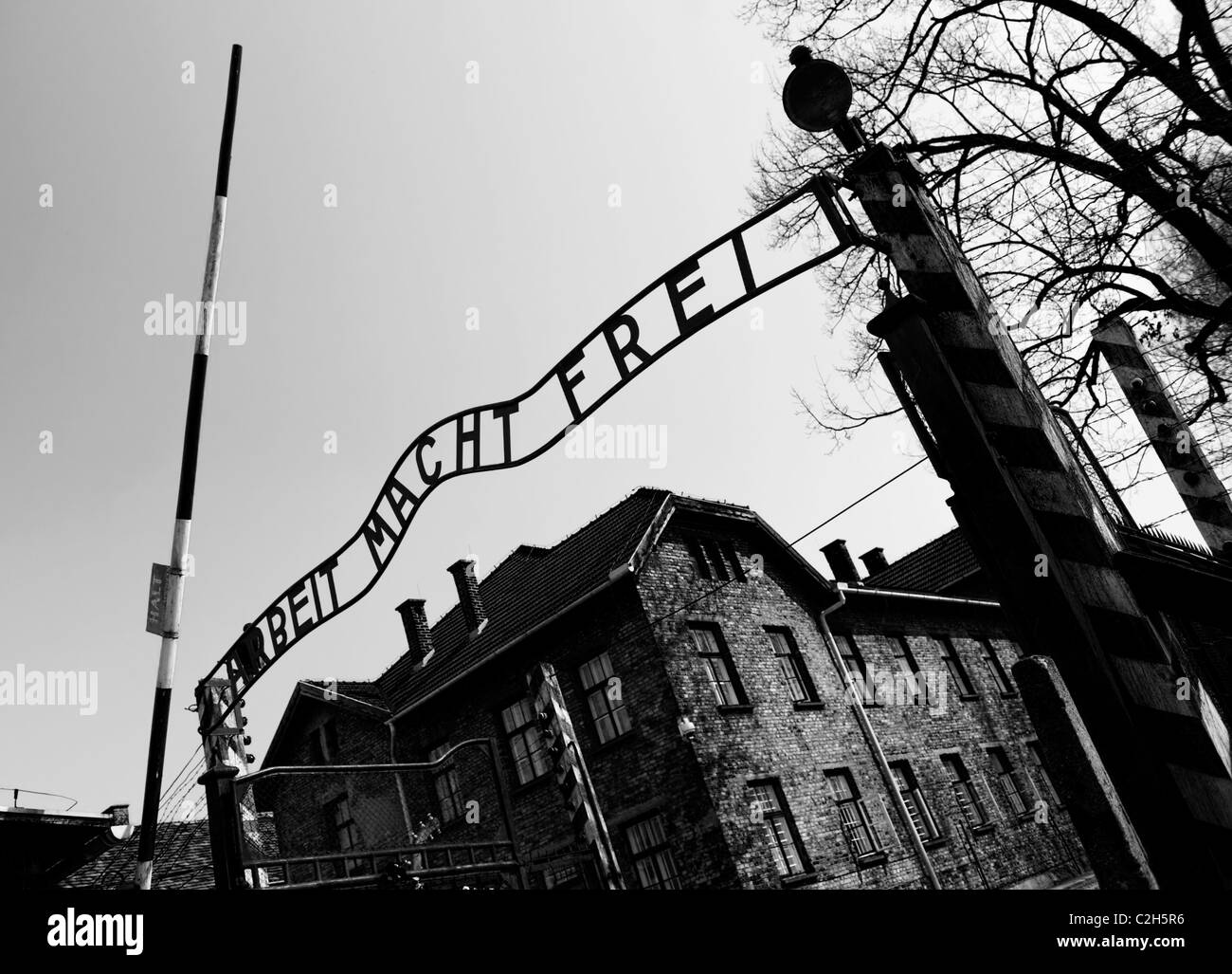Das berüchtigte Schild an das ehemalige Kriegsgefangene KZ Auschwitz 1, in der Nähe von Oswiecim, Polen, Osteuropa Stockfoto