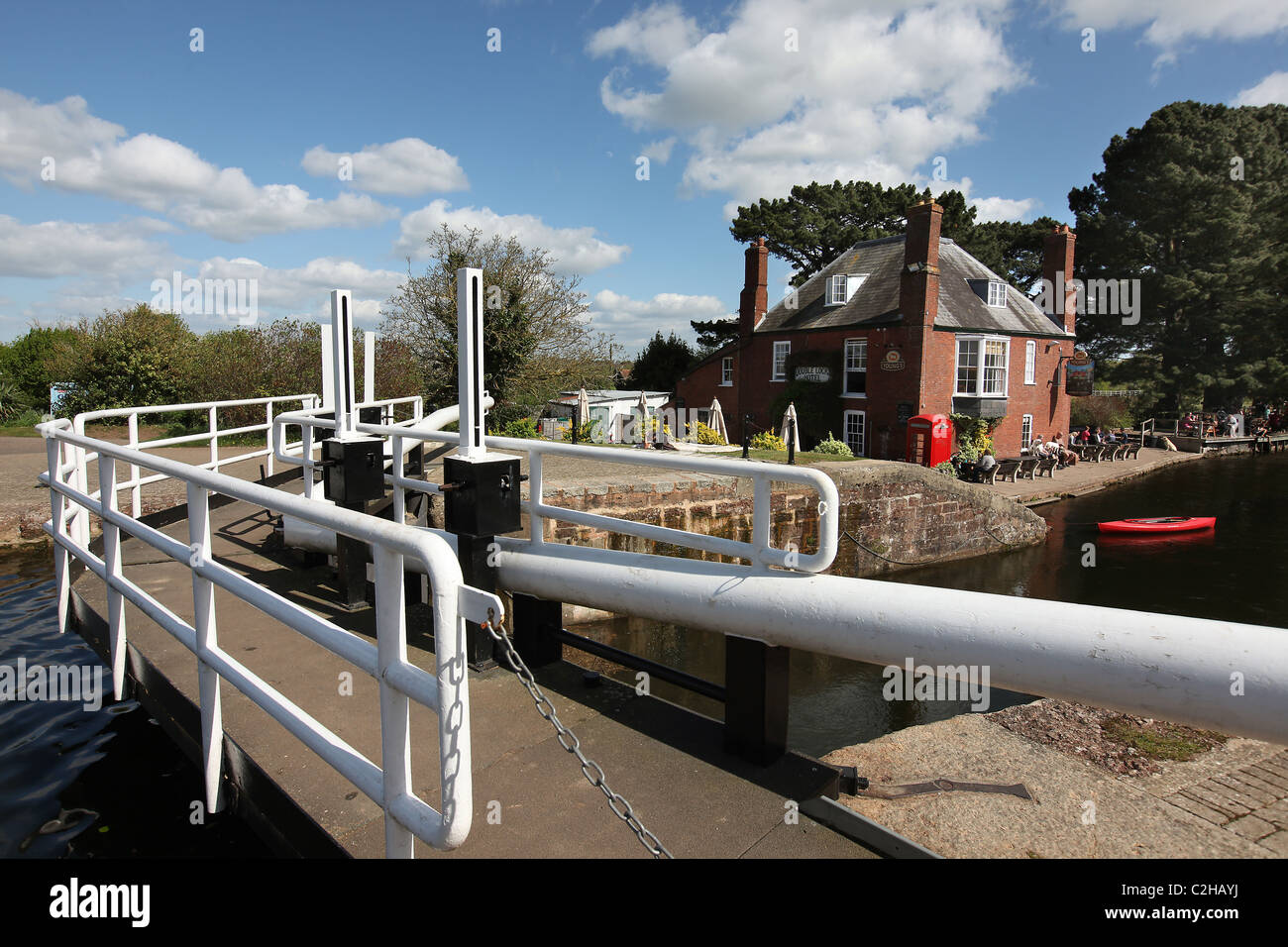 Bild von Mark Passmore/markpassmore.com. 09.12.2010. Gesamtansicht der doppelten sperrt Kneipe in Exeter. Stockfoto