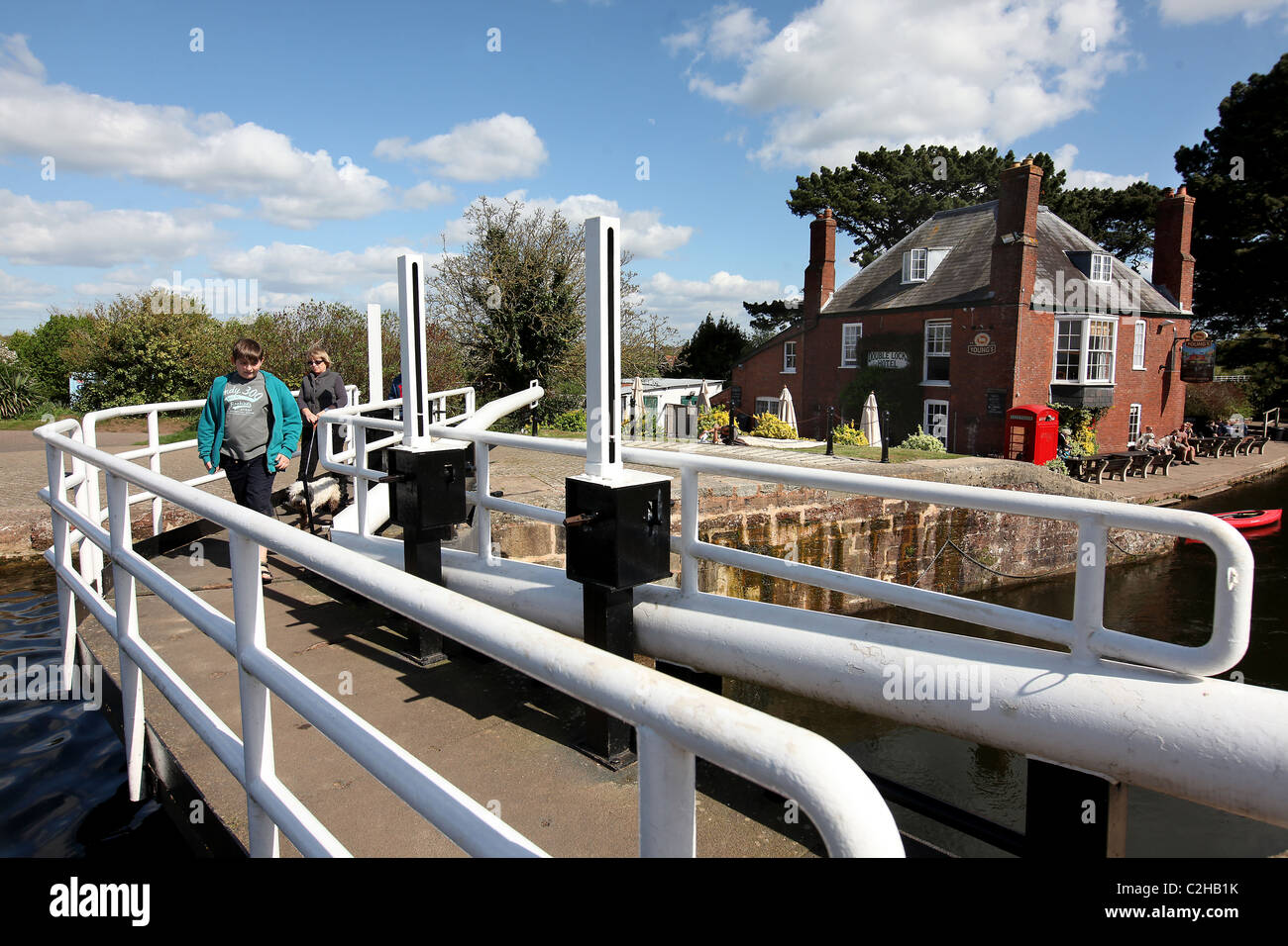 Bild von Mark Passmore/markpassmore.com. 09.12.2010. Gesamtansicht der doppelten sperrt Kneipe in Exeter. Stockfoto