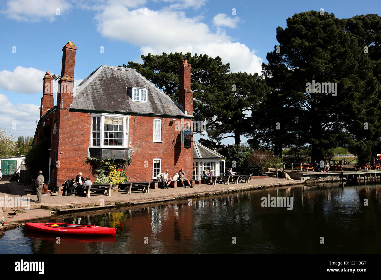 Bild von Mark Passmore/markpassmore.com. 09.12.2010. Gesamtansicht der doppelten sperrt Kneipe in Exeter. Stockfoto