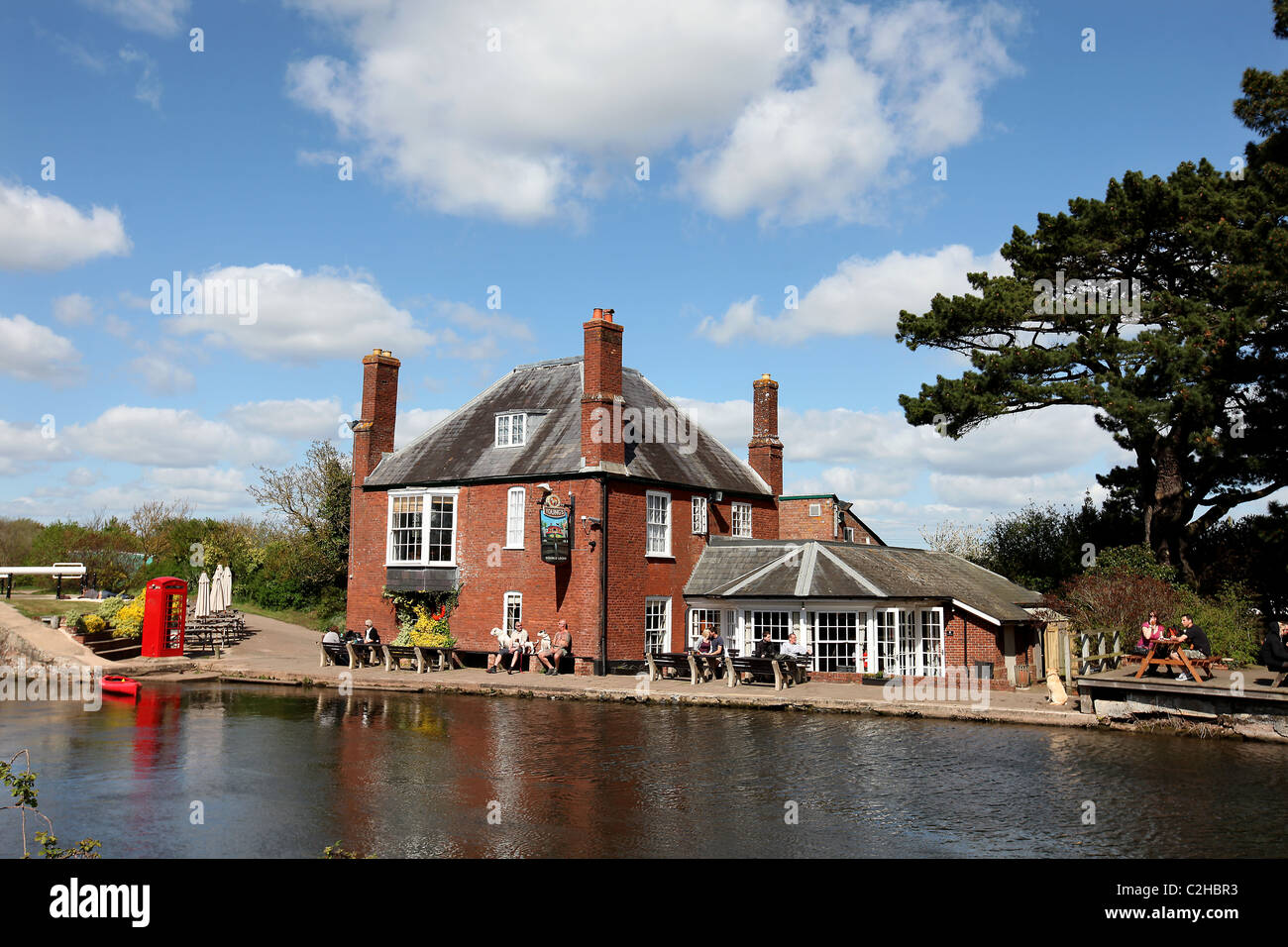 Bild von Mark Passmore/markpassmore.com. 09.12.2010. Gesamtansicht der doppelten sperrt Kneipe in Exeter. Stockfoto