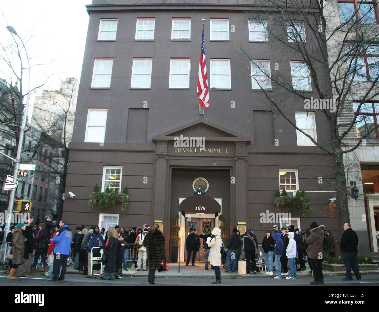 Die Frank Campbell Funeral Home auf der Madison Avenue, wo der Sarg des