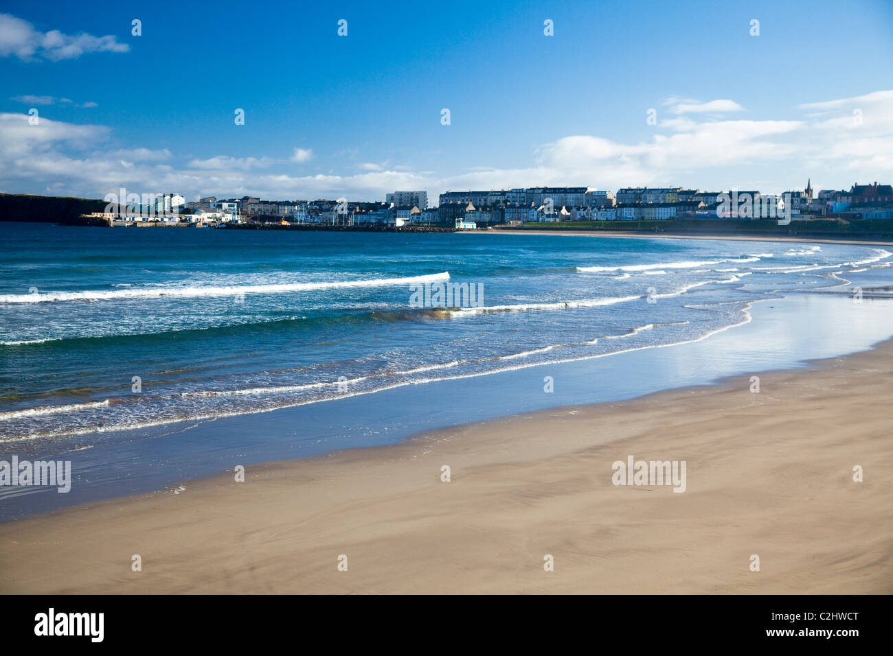 Blick über West Strand, Portrush, County Antrim, Nordirland. Stockfoto