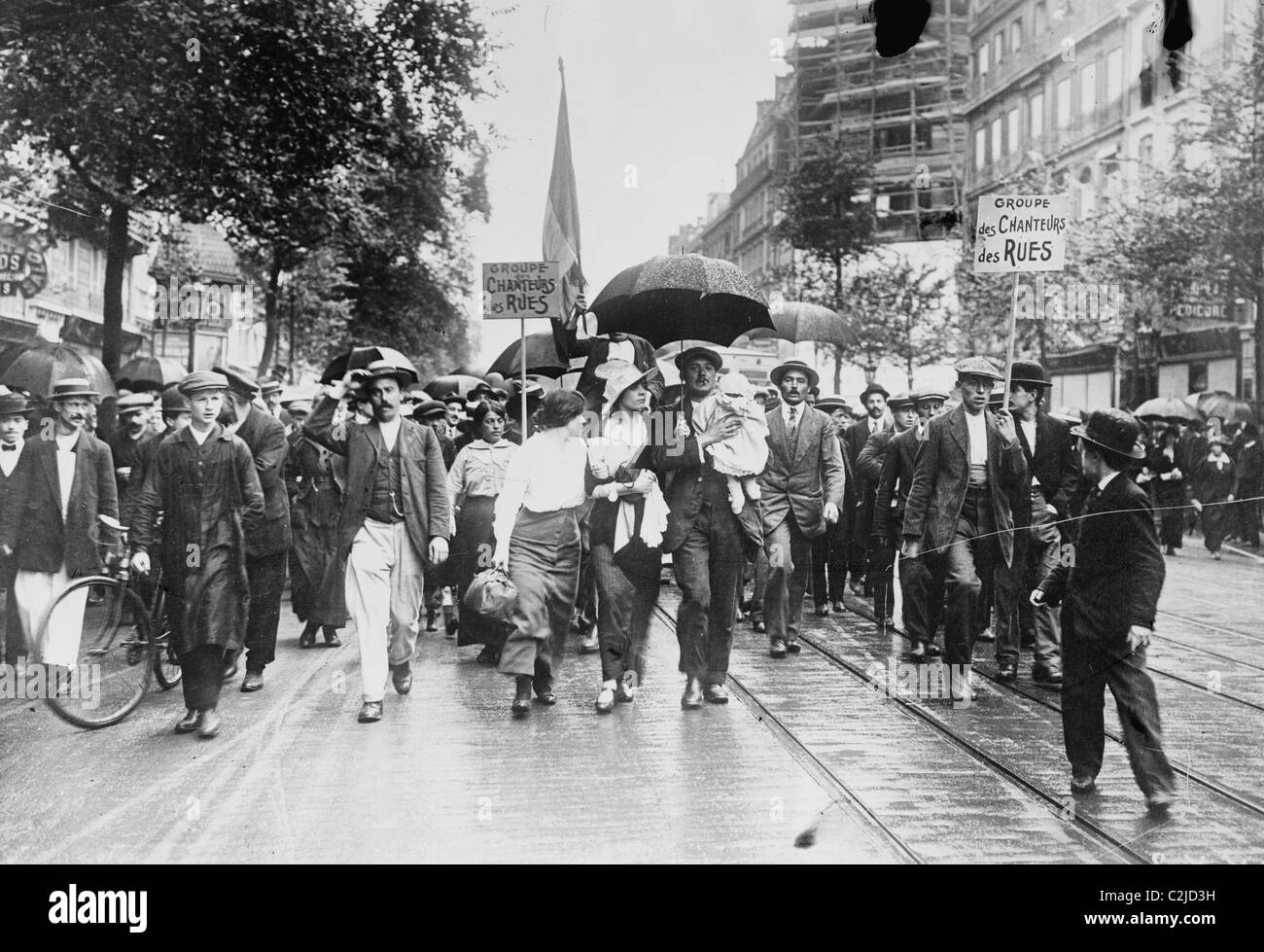 Zivile Reservisten auf die Straße, in der Parade Singen die Marseille Stockfoto
