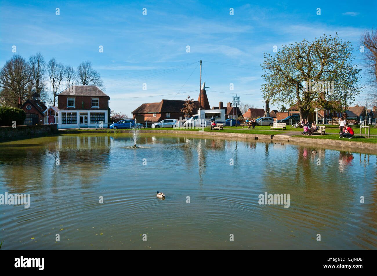 Das Dorf Teich Goudhurst Kent England Stockfoto