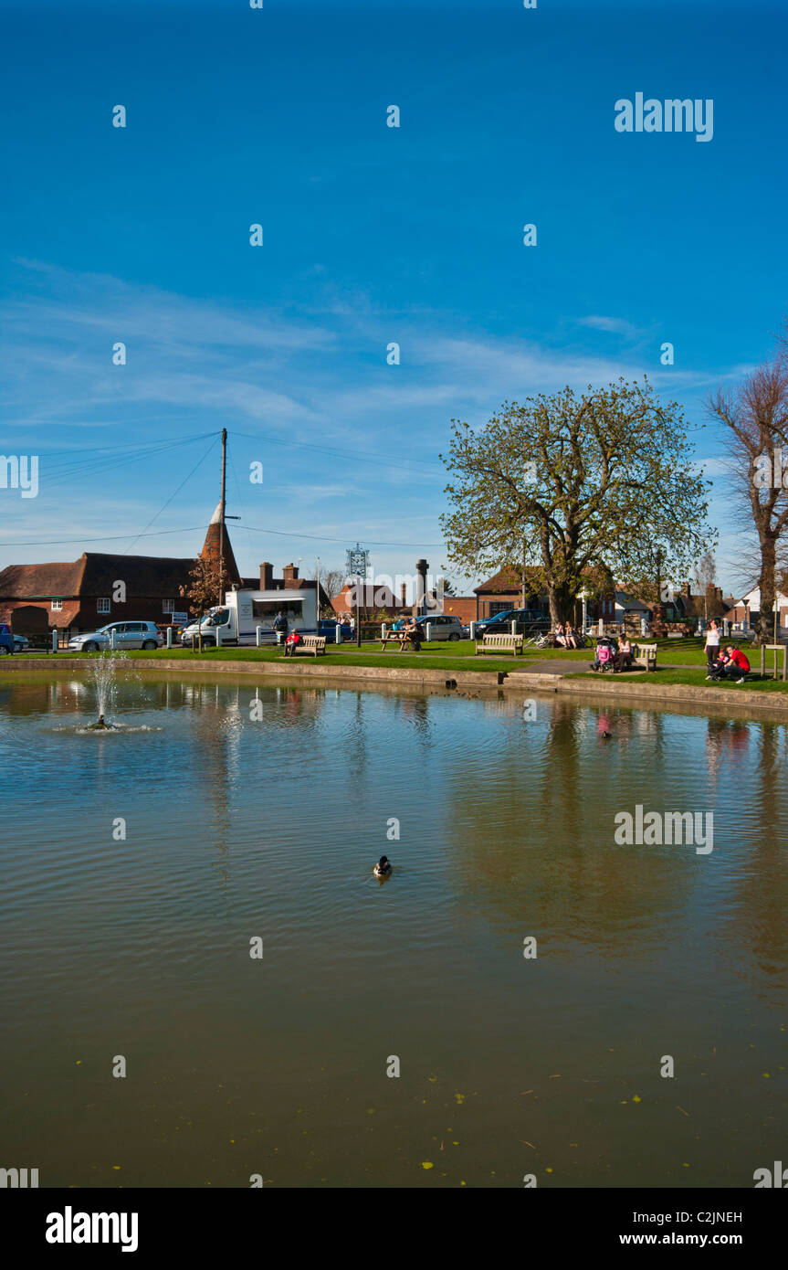 Das Dorf Teich Goudhurst Kent England Stockfoto