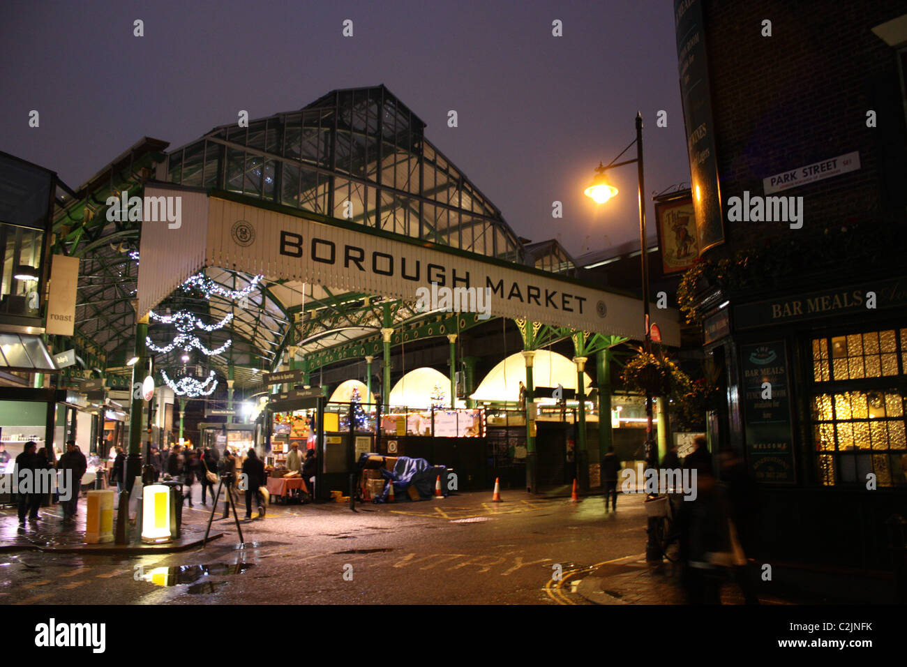 Ansicht der Borough Market, London bei Nacht Stockfoto