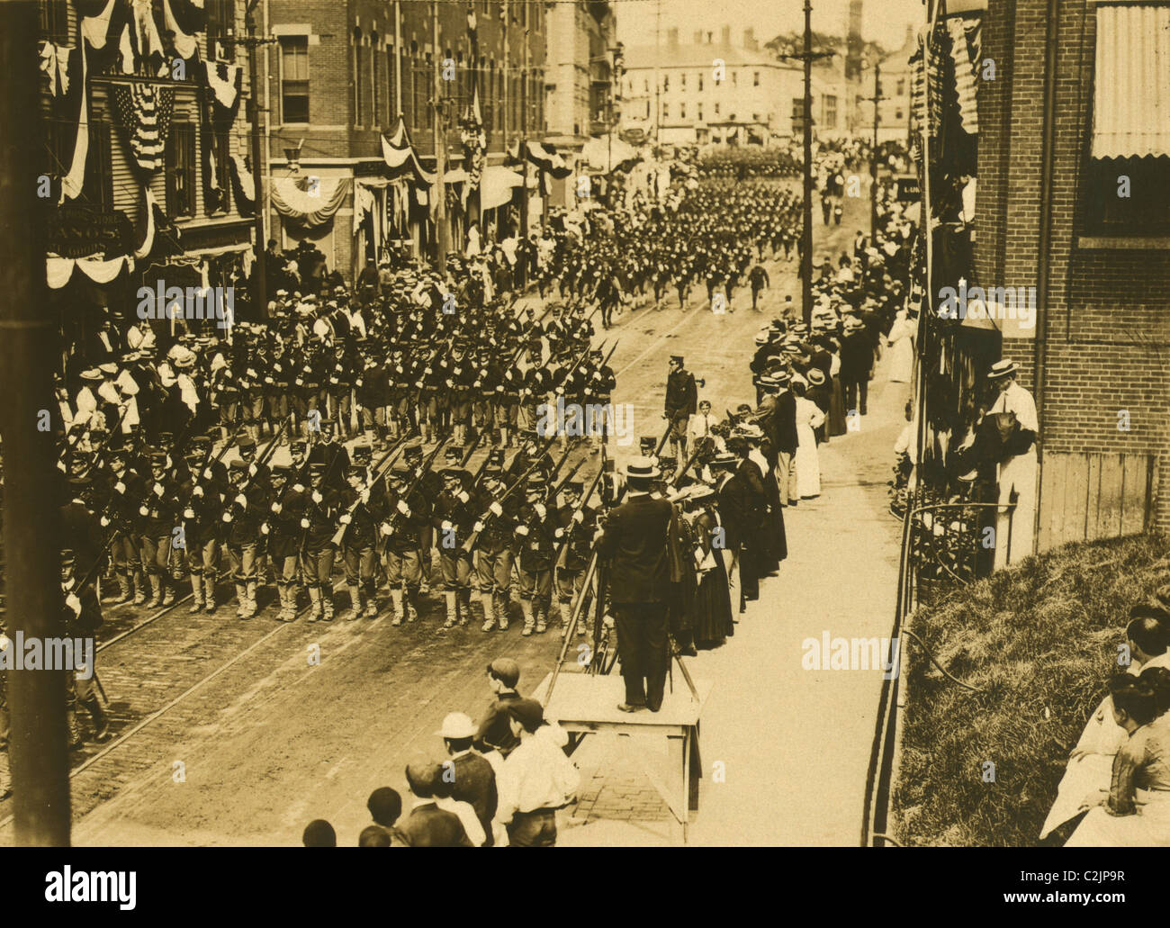 Militärische Prozession in Portsmouth auf Ankunft des Bevollmächtigten Stockfoto