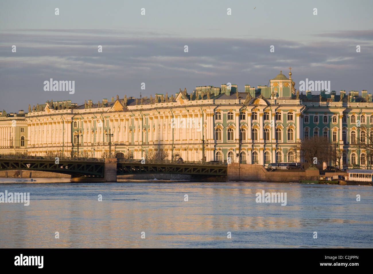 St. Petersburg, Russland. Blick auf die Eremitage und Newa. Stockfoto